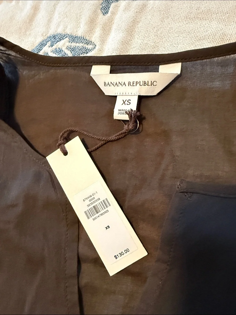 Banana Republic Lightweight puff sleeve top